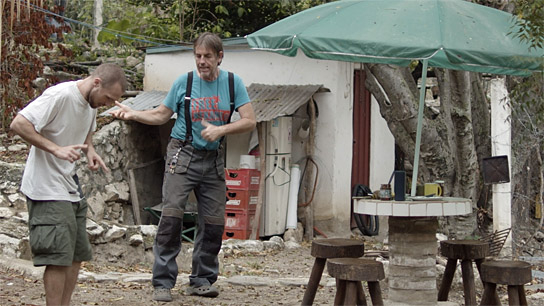 Pablo Charlemoine, Thomas Walter (v.l.n.r.) in "Gegen den Strom – Abgetaucht in Venezuela" (2019); Quelle: PARTISAN filmverleih, DFF
