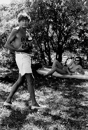 Helmut Newton, Sylvia Gobbel ("Helmut Newton – The Bad and the Beautiful", 2019); Quelle: Filmwelt Verleih, DFF, © Foto: Alice Springs, Helmut Newton Estate / Courtesy Helmut Newton Foundation