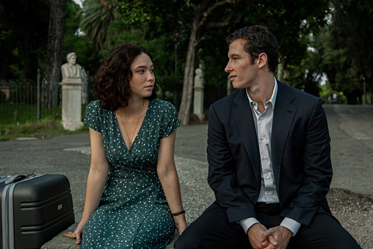 Matilda de Angelis, Callum Turner in "Der göttliche Andere" (2020); Quelle: Warner Bros. Pictures Germany, DFF, © 2020 X Filme Creative Pool GmbH, Madeleine s.r.l., Warner Bros. Entertainment GmbH