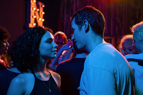 Matilda de Angelis, Callum Turner in "Der göttliche Andere" (2020); Quelle: Quelle: Warner Bros. Pictures Germany, DFF, © 2020 X Filme Creative Pool GmbH, Madeleine s.r.l., Warner Bros.