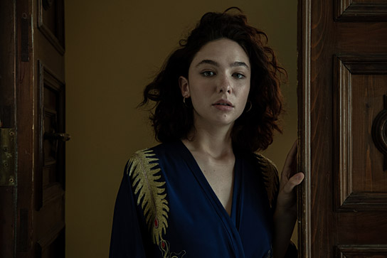 Matilda de Angelis in "Der göttliche Andere" (2020); Quelle: Warner Bros. Pictures Germany, DFF, © 2020 X Filme Creative Pool GmbH, Madeleine s.r.l., Warner Bros.