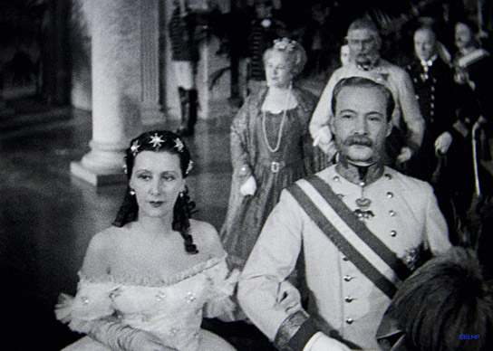 Lil Dagover, Paul Otto (beide vorne) in "Elisabeth von Österreich" (1931); Quelle: Blue Lights Heaven Production, © Blue Lights Heaven Production / André Poser