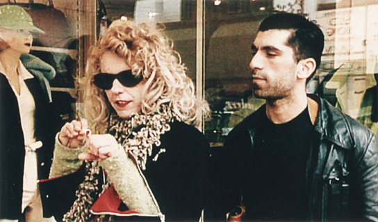 Beatrice Manowski, Erdal Yildiz in "Drop Out" (1997); Quelle: DFF