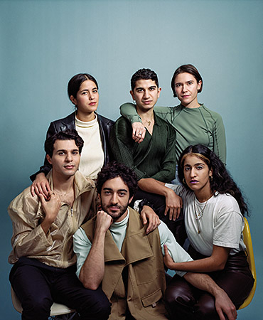 Faraz Shariat (oben Mitte) am Set von "Futur Drei" (2019)