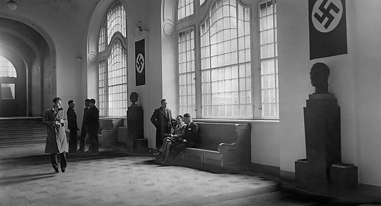 Leonard Scheicher (links) in "Winterreise" (2020); Quelle: Real Fiction Filmverleih, DFF