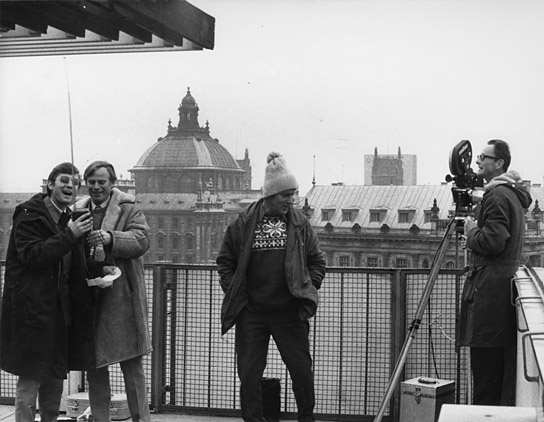 Wolfgang Urchs (2.v.l.) bei den Dreharbeiten zu "Zeit für Träumer" (1969); Quelle: DFF