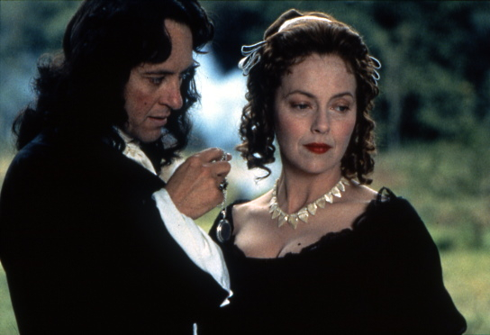 Richard E. Grant, Greta Scacchi in "Der Schlangenkuss" (1997); Quelle: DFF