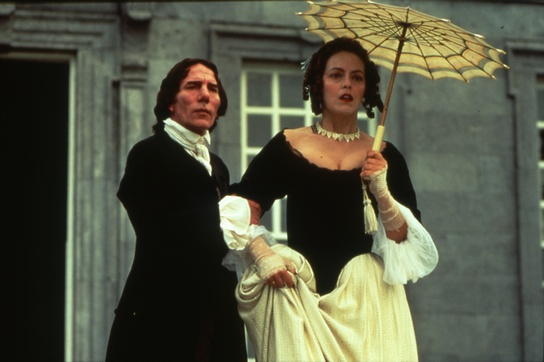 Pete Postlethwaite, Greta Scacchi in "Der Schlangenkuss" (1997); Quelle: DFF