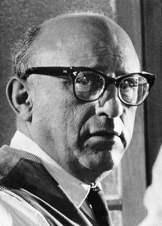 Robert Siodmak bei den Dreharbeiten zu "Mein Vater, der Schauspieler" (1956)