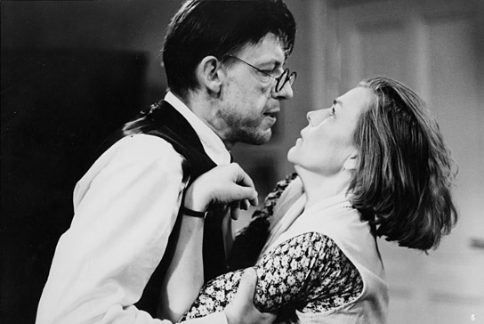 Jörg Gudzuhn, Jutta Wachowiak in "Fallada - Letztes Kapitel" (1988); Quelle: DFF, © DEFA-Stiftung