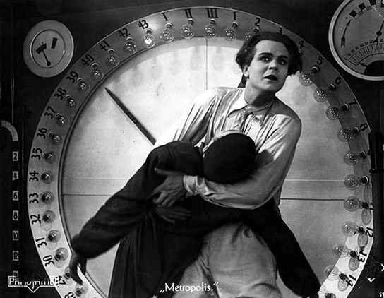 Gustav Fröhlich (hinten) in "Metropolis" (1926); Quelle: Murnau-Stiftung, DFF, SDK, © Horst von Harbou - Deutsche Kinemathek