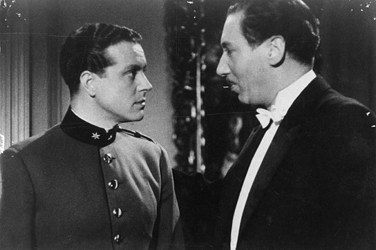 Wolf Albach-Retty, Willy Birgel (v.l.n.r.) in "Hotel Sacher" (1939); Quelle: Murnau-Stiftung, DFF/Kineos Sammlung