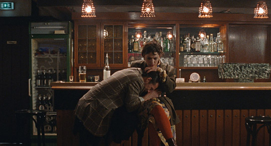 Klaus Steinbacher, Deniz Orta in "Intermezzo" (2020); Quelle: Filmfestival Max Ophüls Preis 2021, © Kunsthochschule für Medien (KHM), Kim Lêa Sakkal