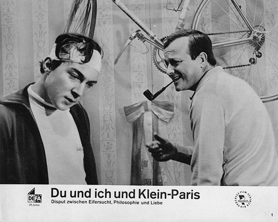 Jaecki Schwarz (links) in "Du und ich und Klein-Paris" (1970); Quelle: DFF, © DEFA-Stiftung