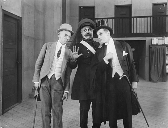 Erich Schönfelder, Emil Jannings, Harry Liedtke (v.l.n.r.) in "Das fidele Gefängnis" (1917)