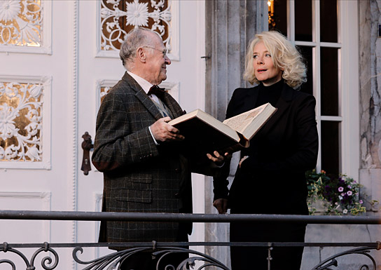 Carl Heinz Choynski, Katja Riemann in "Catweazle" (2021); Quelle: TOBIS Film, DFF, © TOBIS Film GmbH, Foto: Tom Trambow