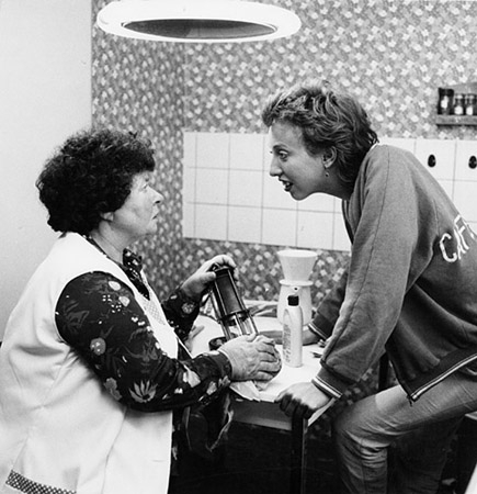 Tana Schanzara, Uli Heucke (v.l.n.r.) in "Jede Menge Kohle" (1981)