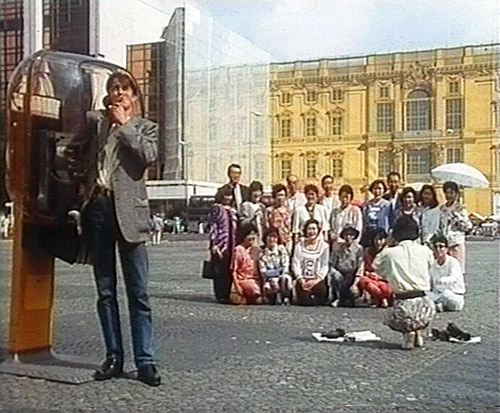 Hermann Wenning (vorne) in "Im Regen (tant pis)" (1994); Quelle: Deutsche Film- und Fernsehakademie Berlin GmbH (dffb)
