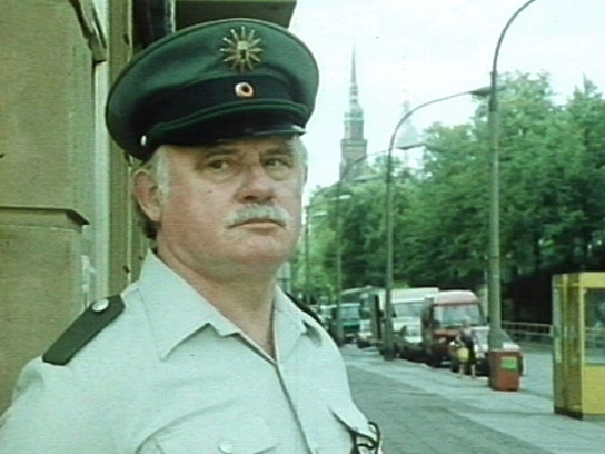 Hans-Eberhard Gäbel in "Das Blaue vom Himmel" (1992); Quelle: Deutsche Film- und Fernsehakademie Berlin GmbH (dffb)