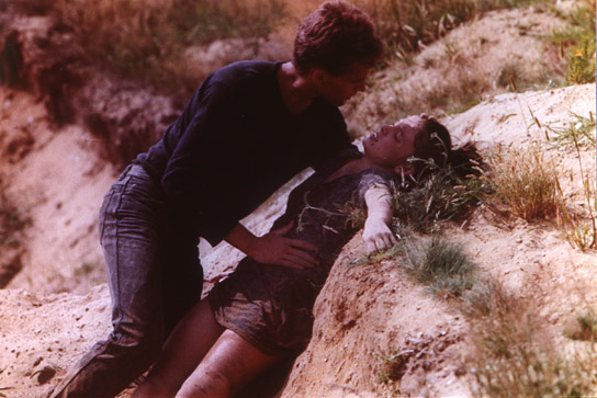 Hans-Peter Dahm, Julia Brendler in "Verbotene Liebe" (1990); Quelle: DFF, © DEFA-Stiftung, Herbert Kroiss