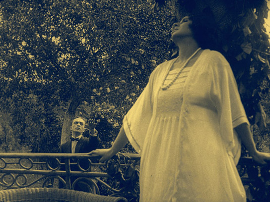 Screenshot mit Conrad Veidt, Hanna Ralph aus "Opium" (1919); Quelle: Filmmuseum München