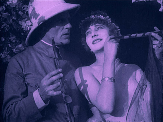 Screenshot mit Eduard von Winterstein aus "Opium" (1919); Quelle: Filmmuseum München