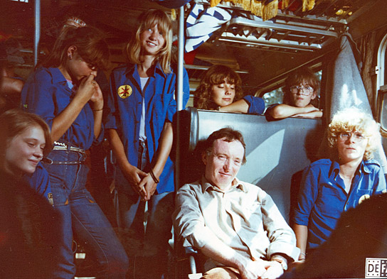 Peter Sodann (vorne Mitte) in "Erscheinen Pflicht" (1984); Quelle: DEFA-Stiftung, © DEFA-Stiftung, Christa Köfer