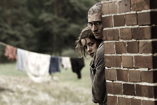 Alice Dwyer, Mateusz Damiecki in "Die verlorene Zeit" (2011); Quelle: Movient Film, DFF, Foto: Tom Trambow