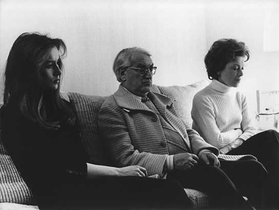 Dagmar Hirtz, Gustav Rudolf Sellner, Ruth Hausmeister (v.l.n.r.) bei den Dreharbeiten zu "Der Fußgänger" (1973); Quelle: DFF / Nachlass Maximilian Schell