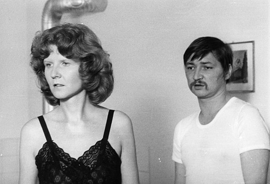 Irm Hermann, Rainer Werner Fassbinder in "Angst essen Seele auf" (1974); Quelle: DFF / Mit freundl. Genehmigung der Fassbinder Foundation