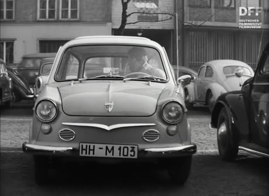 Screenshot aus "NSU (Nr. 2 Parken und Rundumsicht)" (1960); Quelle: DFF
