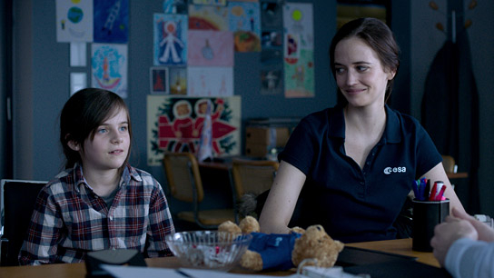 Zélie Boulant Lemesle, Eva Green (v.l.n.r.) in "Proxima - Die Astronautin" (2019); Quelle: Koch Films, DFF, © Koch Films