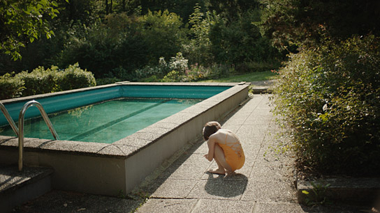 Lena Watson in "The Trouble with Being Born" (2020); Quelle: eksystent distribution, DFF, © PANAMA Film