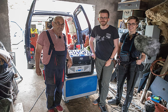 Helmut Göldner, Matthias Ditscherlein, Sarah Klare (v.l.n.r.) bei den Dreharbeiten zu "Kinomann - Von einem der einfach weiter macht" (2020); Quelle: Kippelsteiner Filme, DFF, © Kippelsteiner Filme