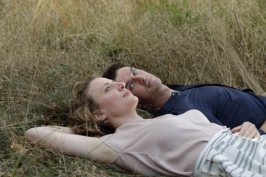 Maren Eggert, Dan Stevens in "Ich bin dein Mensch" (2021); Quelle: Majestic Filmverleih, DFF, © Christine Fenzl, Majestic