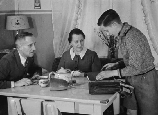 Screenshot aus "Pimpfe erleben den Grenzlandwinter" (1937); Quelle: SLUB Dresden, © SLUB Dresden, Filmverband Sachsen (Dresden), Hirsch Film (Dresden)
