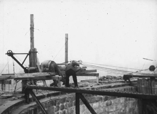 Screenshot aus "Katholische Hofkirche zu Dresden" (1950); Quelle: SLUB Dresden, © SLUB Dresden, Filmverband Sachsen (Dresden), Hirsch Film (Dresden)