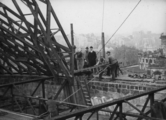 Screenshot aus "Katholische Hofkirche zu Dresden" (1950); Quelle: SLUB Dresden, © SLUB Dresden, Filmverband Sachsen (Dresden), Hirsch Film (Dresden)