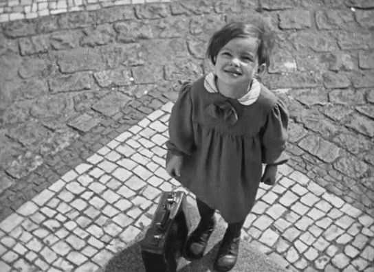 Screenshot mit Beatrice Förster aus "Putti" (1952); Quelle: SLUB Dresden, © SLUB Dresden, Filmverband Sachsen (Dresden), Hirsch Film (Dresden)