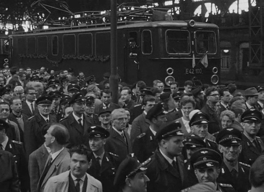 Screenshot aus "Dokumentation 1966/1967: Dresden, Rossendorf, Radebeul, Radeburg" (1967); Quelle: SLUB Dresden, © SLUB Dresden, Filmverband Sachsen (Dresden), Hirsch Film (Dresden)