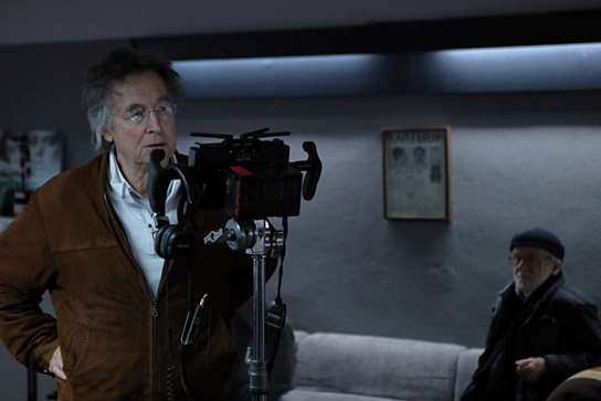 Jörg Graser (links) bei den Dreharbeiten zu "Weißbier im Blut" (2020); Quelle: TOBIS Film, DFF, © TOBIS Film GmbH, Foto: Eckhard W. Kuchenbecker