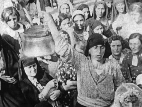 Screenshot aus "Schumi Maritza" (1938); Quelle: SLUB Dresden, © SLUB Dresden, Filmverband Sachsen (Dresden), Hirsch Film (Dresden)