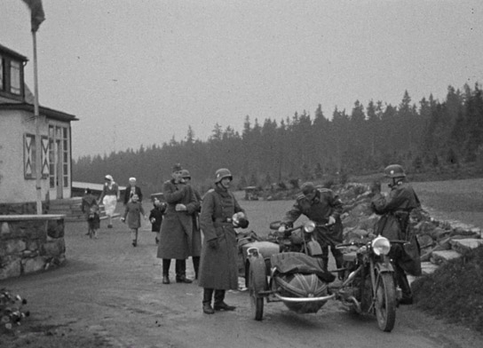 Screenshot aus "Privatfilm Familie Richter: Rolle 2" (1938); Quelle: SLUB Dresden, © SLUB Dresden, Filmverband Sachsen (Dresden), Hirsch Film (Dresden)