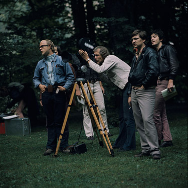 Herbert Paetzold, Dietrich Lohmann, Rainer Werner Fassbinder, Harry Baer (v.l.n.r.) bei den Dreharbeiten zu "Händler der vier Jahreszeiten" (1971)