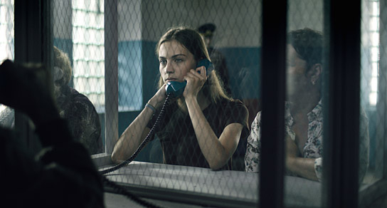 Daria Mureeva (Mitte) in "1986" (2019); Quelle: déjà-vu film, DFF, © déjà-vu film