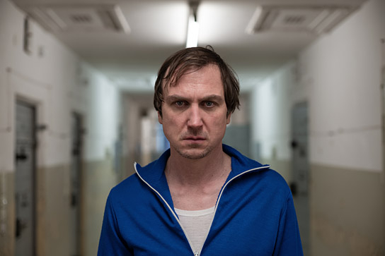 Lars Eidinger in "Nahschuss" (2020); Quelle: Alamode Filmverleih, DFF, © Alamode Filmverleih, Franziska Stünkel