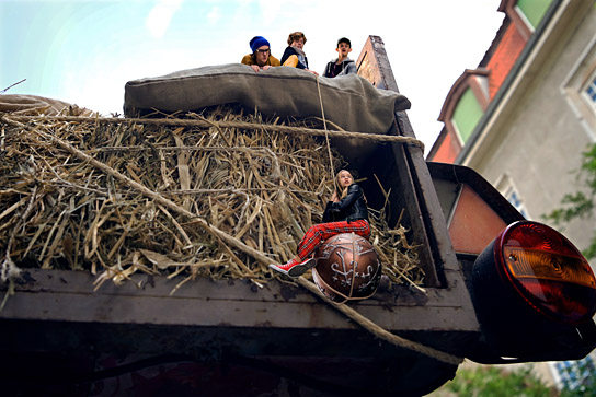 Maximilian Ehrenreich, Georg Sulzer, Lina Hüesker, Eloi Christ (v.l.n.r.) in "Hilfe, ich hab meine Freunde geschrumpft" (2020); Quelle: DCM Film Distribution, DFF, © DCM, blue eyes, Foto: Bernd Spauke, Martin Valentin Menke