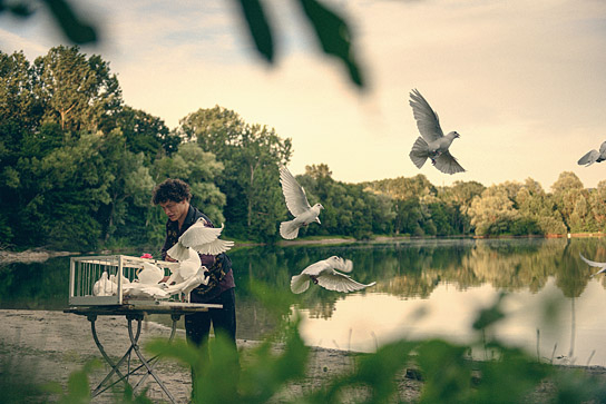 Malik Blumenthal in "König der Raben" (2020); Quelle: Edition Salzgeber, DFF