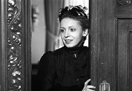 An Dorthe Braker in "Fontane Effi Briest" (1974); © DFF/Sammlung Peter Gauhe, Fotograf: Peter Gauhe