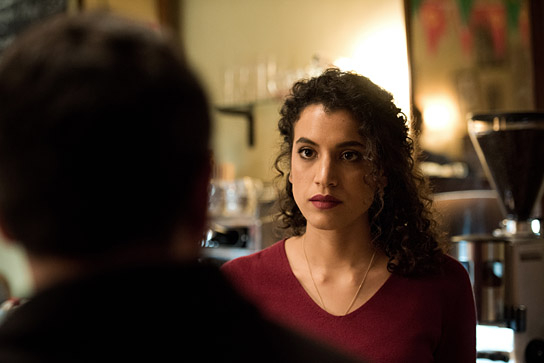 Zahraa Ghandour (rechts) in "Baghdad In My Shadow" (2018); Quelle: Arsenal Filmverleih, DFF, © Dschoint Ventschr, Martin Valentin Menke